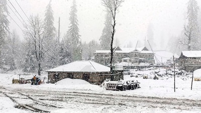Higher reaches and tribal areas received fresh spells of snow, while low and middle hills were subjected to intermittent hail and rain on Saturday. The local Meteorological Office predicted a wet spell in Himachal Pradesh until April 4. (PTI) Higher reaches and tribal areas received fresh spells of snow, while low and middle hills were subjected to intermittent hail and rain on Saturday. The local Meteorological Office predicted a wet spell in Himachal Pradesh until April 4. (PTI)