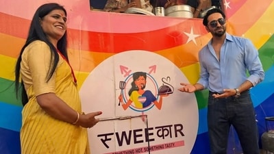 In this photo, Ayushmann Khurrana can be seen posing with Dhananjay Chauhan and the food truck. (Instagram/@mxdhananjay) In this photo, Ayushmann Khurrana can be seen posing with Dhananjay Chauhan and the food truck. (Instagram/@mxdhananjay)
