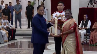 PV Prabhakar Rao, son of former PM PV Narasimha Rao, receives Bharat Ratna conferred to his father. Pamulaparthi Venkata Narasimha Rao (28 June 1921 – 23 December 2004) was a lawyer and a towering Congress leader in undivided Andhra Pradesh, who became the 9th prime minister of India. He ruled the country between 1991 and 1996. In 1991, when India was facing a foreign reserves crisis, Narasimha Rao's government brought about the three big-ticket economic reforms -- globalisation, liberalisation and privatisation. (PTI) PV Prabhakar Rao, son of former PM PV Narasimha Rao, receives Bharat Ratna conferred to his father. Pamulaparthi Venkata Narasimha Rao (28 June 1921 – 23 December 2004) was a lawyer and a towering Congress leader in undivided Andhra Pradesh, who became the 9th prime minister of India. He ruled the country between 1991 and 1996. In 1991, when India was facing a foreign reserves crisis, Narasimha Rao's government brought about the three big-ticket economic reforms -- globalisation, liberalisation and privatisation. (PTI)