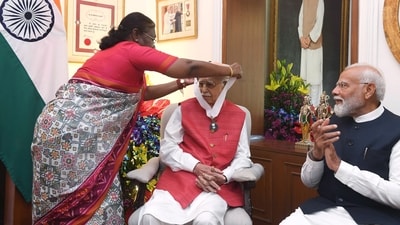 "When Emergency put India's democracy at risk, the indefatigable crusader in him helped guard it against authoritarian tendencies," The Rashtrapati Bhavan said in the post.&nbsp; (ANI)