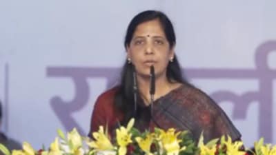 Delhi chief minister Arvind Kejriwal’s wife Sunita Kejriwal (Twitter Photo) Delhi chief minister Arvind Kejriwal’s wife Sunita Kejriwal (Twitter Photo)