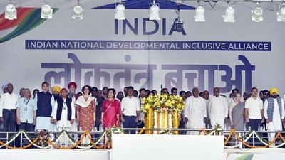 New Delhi, India - March 31, 2024: Congress President Mallikarjun Kharge, Sonia Gandhi and Rahul Gandhi, NCP (Sharad) leader Sharad Pawar and AAP leader Bhagwant Mann and others during I.N.D.I.A. bloc's 'Loktantra Bachao' rally at the Ramlila ground, in New Delhi, India, on Sunday, March 31, 2024. (Photo by Sanjeev Verma/ Hindustan Times) (Hindustan Times) New Delhi, India - March 31, 2024: Congress President Mallikarjun Kharge, Sonia Gandhi and Rahul Gandhi, NCP (Sharad) leader Sharad Pawar and AAP leader Bhagwant Mann and others during I.N.D.I.A. bloc's 'Loktantra Bachao' rally at the Ramlila ground, in New Delhi, India, on Sunday, March 31, 2024. (Photo by Sanjeev Verma/ Hindustan Times) (Hindustan Times)
