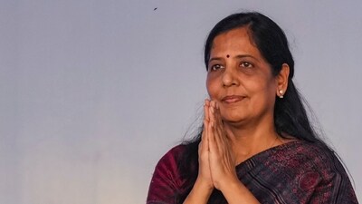 Jailed Delhi CM Arvind Kejriwal's wife Sunita Kejriwal at the rally. (PTI) Jailed Delhi CM Arvind Kejriwal's wife Sunita Kejriwal at the rally. (PTI)