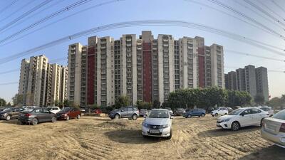 Unitech Vistas in Gurugram’s Sector 70 on Sunday. (Parveen Kumar/HT Photo) Unitech Vistas in Gurugram’s Sector 70 on Sunday. (Parveen Kumar/HT Photo)
