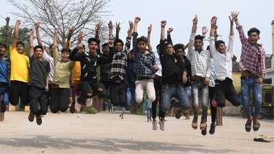 Students celebrating after declared Bihar Board class 10th matric exam at DAV High School, Danapur in Patna. (Santosh Kumar ) Students celebrating after declared Bihar Board class 10th matric exam at DAV High School, Danapur in Patna. (Santosh Kumar )