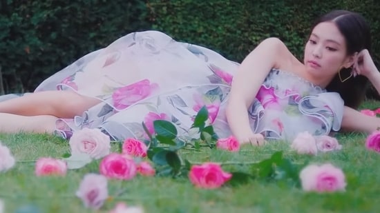 jennie pink dress solo The best fashion moments spotted from Blackpink's Born Pink World Tour