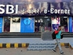Exchange and deposit of the <span class='webrupee'>₹</span>2,000 notes will not be available on April 1, SBI said. Exchange and deposit of the <span class='webrupee'>₹</span>2,000 notes will not be available on April 1, SBI said.
