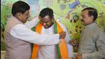 Madhya Pradesh chief minister Mohan Yadav with BJP MP president VD Sharma and Chhindwara mayor Vikram Singh Ahake as the latter joins BJP in Bhopal, Monday, April 1 (PTI)