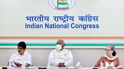 Congress President Mallikarjun Kharge along with Parliamentary Party Chairperson Sonia Gandhi and party KC Venugopal during the Congress CEC meeting. (File) (ANI) Congress President Mallikarjun Kharge along with Parliamentary Party Chairperson Sonia Gandhi and party KC Venugopal during the Congress CEC meeting. (File) (ANI)