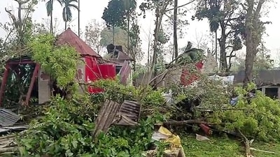 At least five people, including a woman, were killed and around 500 injured after a cyclonic storm hit West Bengal's Jalpaiguri on Sunday afternoon. (ANI) At least five people, including a woman, were killed and around 500 injured after a cyclonic storm hit West Bengal's Jalpaiguri on Sunday afternoon. (ANI)