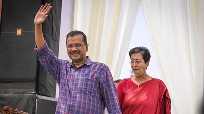 Delhi chief minister Arvind Kejriwal with PWD minister Atishi. (Sanchit Khanna/Hindustan Times) Delhi chief minister Arvind Kejriwal with PWD minister Atishi. (Sanchit Khanna/Hindustan Times)