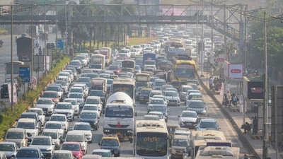A view of the traffic on the Eastern Express Highway in Mumbai. (PTI) A view of the traffic on the Eastern Express Highway in Mumbai. (PTI)