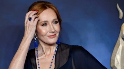 FILE PHOTO: Writer J.K. Rowling attends the British premiere of 'Fantastic Beasts: The Crimes of Grindelwald' movie in London, Britain, November 13, 2018. REUTERS/Toby Melville/File Photo (REUTERS)