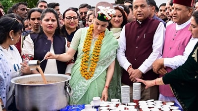 Kangana Ranaut offered prayers at the Bhimakali temple and then in a creative election campaign, prepared tea at the Namo Tea Stall and served it to the gathered people on Monday. (PTI) Kangana Ranaut offered prayers at the Bhimakali temple and then in a creative election campaign, prepared tea at the Namo Tea Stall and served it to the gathered people on Monday. (PTI)