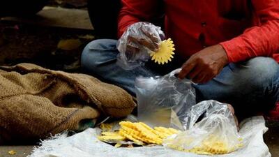 Pune Municipal Corporation (PMC), for the first time, has decided to act against single-use plastic manufacturers. ((PIC FOR REPRESENTATION)) Pune Municipal Corporation (PMC), for the first time, has decided to act against single-use plastic manufacturers. ((PIC FOR REPRESENTATION))