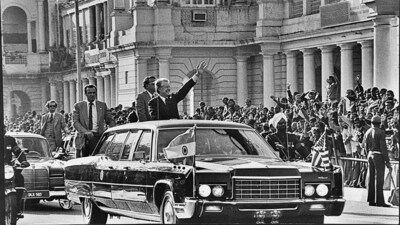 US President Jimmy Carter waves to the crowd at Connaught Place, New Delhi, during a state visit on January 1, 1978. (SN Sinha/HT Archive)