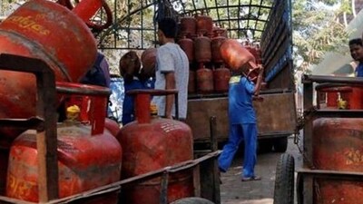 LPG price cut: Price of the 5 kg FTL cylinder has been lowered by ₹7.50, reported news agency ANI. Check latest rates here (Reuters) LPG price cut: Price of the 5 kg FTL cylinder has been lowered by ₹7.50, reported news agency ANI. Check latest rates here (Reuters)
