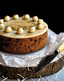 Simnel Cake (Instagram) Simnel Cake (Instagram)