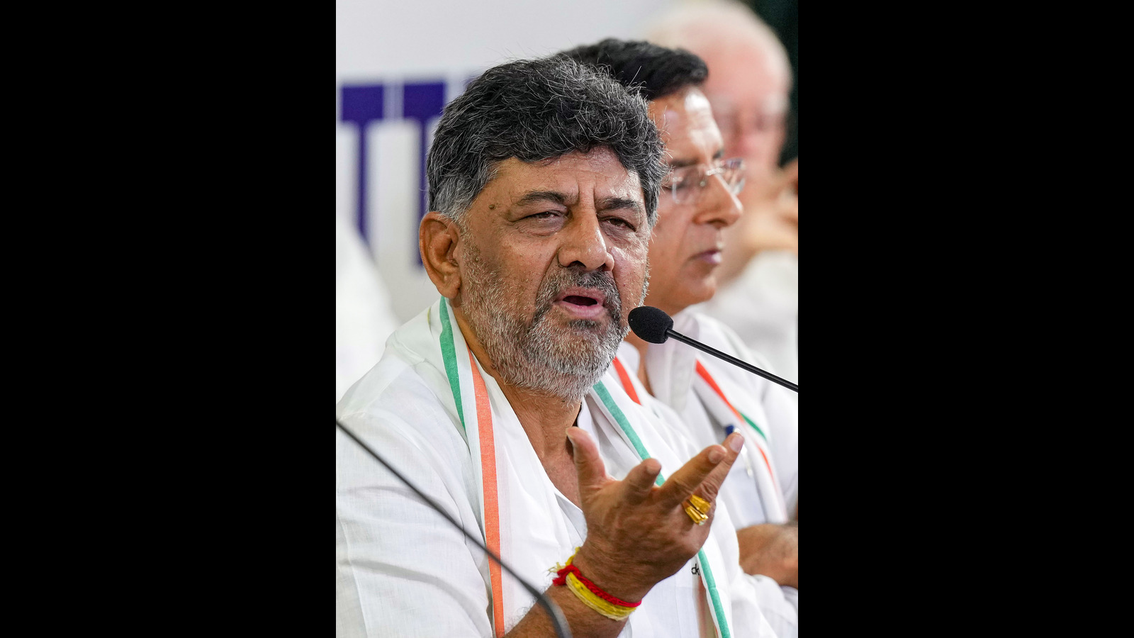JD(S) leader hopping between constituencies, says Dy CM - Vimarsana News