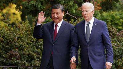 Chinese President Xi Jinping (left) waves as he walks with US President Joe Biden at Filoli estate on the sidelines of the Asia-Pacific Economic Cooperation (APEC) summit, in Woodside, California, US, on November 15, 2023. (REUTERS) Chinese President Xi Jinping (left) waves as he walks with US President Joe Biden at Filoli estate on the sidelines of the Asia-Pacific Economic Cooperation (APEC) summit, in Woodside, California, US, on November 15, 2023. (REUTERS)