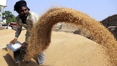 KMM leader Sarwan Singh Pander said if their demands to roll back the decision on corporate silos and the release of the five farmers were not accepted by April 7, they will hold a ‘rail roko’ agitation on April 9. (HT file photo)