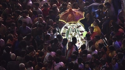 The Karaga festical, celebrated at the Dharmaraya Swamy Temple in Bengaluru. (Arijit Sen/HT Photo) The Karaga festical, celebrated at the Dharmaraya Swamy Temple in Bengaluru. (Arijit Sen/HT Photo)