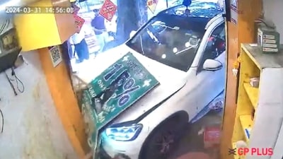Delhi: The image shows the moment the Mercedes rammed into a shop in Civil Lines. (Screengrab) Delhi: The image shows the moment the Mercedes rammed into a shop in Civil Lines. (Screengrab)