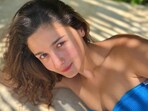 Alia Bhatt loves the sun, sand and sans-makeup looks. She has often posted pictures of herself on social media that show her without a hint of makeup, showing off her natural good looks.