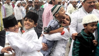 Jamat-ul-Vida, observed on the last Friday of the Islamic holy month of Ramadan, holds significant spiritual importance for Muslims worldwide. This day marks a solemn occasion as it signifies the conclusion of the blessed month of fasting and reflection. (HT Photo/Kunal Patil) Jamat-ul-Vida, observed on the last Friday of the Islamic holy month of Ramadan, holds significant spiritual importance for Muslims worldwide. This day marks a solemn occasion as it signifies the conclusion of the blessed month of fasting and reflection. (HT Photo/Kunal Patil)