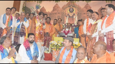 BJP candidate from Meerut Lok Sabha seat Arun Govil attending a Ram Katha at Sanatan Dharm Mandir in Hapur on Wednesday (HT photo) BJP candidate from Meerut Lok Sabha seat Arun Govil attending a Ram Katha at Sanatan Dharm Mandir in Hapur on Wednesday (HT photo)