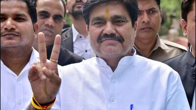 BSP’s Thakur Nandkishor Pundhir, 50, on his way to file his nomination papers on Wednesday. (Sakib Ali/HT Photo) BSP’s Thakur Nandkishor Pundhir, 50, on his way to file his nomination papers on Wednesday. (Sakib Ali/HT Photo)