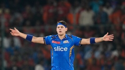 Mumbai Indians' Gerald Coetzee has unfurled a 152.3 km/h delivery to grab the third spot among fastest bowlers in IPL 2024 (AP) Mumbai Indians' Gerald Coetzee has unfurled a 152.3 km/h delivery to grab the third spot among fastest bowlers in IPL 2024 (AP)