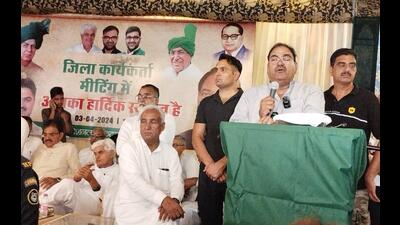 Indian National Lok Dal (INLD) general secretary Abhay Singh Chautala on Wednesday alleged that Haryana assembly speaker Gian Chand Gupta has not accepted resignation of Independent MLA from Rania, Ranjit Singh Chautala, who had recently joined the BJP and contested from the Hisar parliamentary seat. (HT Photo) Indian National Lok Dal (INLD) general secretary Abhay Singh Chautala on Wednesday alleged that Haryana assembly speaker Gian Chand Gupta has not accepted resignation of Independent MLA from Rania, Ranjit Singh Chautala, who had recently joined the BJP and contested from the Hisar parliamentary seat. (HT Photo)