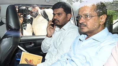 Enforcement Directorate team leaves with Delhi CM Arvind Kejriwal from ED office to Rouse Avenue Court in New Delhi on April 1, 2024. (Arvind Yadav/ Hindustan Times) Enforcement Directorate team leaves with Delhi CM Arvind Kejriwal from ED office to Rouse Avenue Court in New Delhi on April 1, 2024. (Arvind Yadav/ Hindustan Times)
