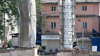 Mumbai, India - April 2, 2024: Renovation of Deepstambh at Banganga Tank, Walkeshwar, in Mumbai, India, on Tuesday, April 2, 2024. (Photo by Anshuman Poyrekar/ Hindustan Times) (Hindustan Times) Mumbai, India - April 2, 2024: Renovation of Deepstambh at Banganga Tank, Walkeshwar, in Mumbai, India, on Tuesday, April 2, 2024. (Photo by Anshuman Poyrekar/ Hindustan Times) (Hindustan Times)