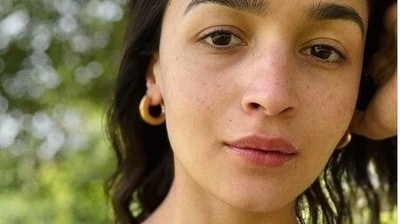 Alia Bhatt shares a selfie on Instagram Alia Bhatt shares a selfie on Instagram