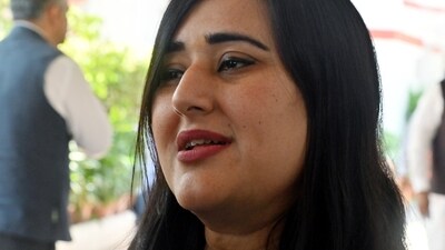 ED lawyer told Supreme Court on Wednesday that Bansuri Swaraj's name appeared on the list by mistake. ED lawyer told Supreme Court on Wednesday that Bansuri Swaraj's name appeared on the list by mistake.