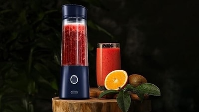 Small juicer machines excel in providing efficient performance, durability, and versatility