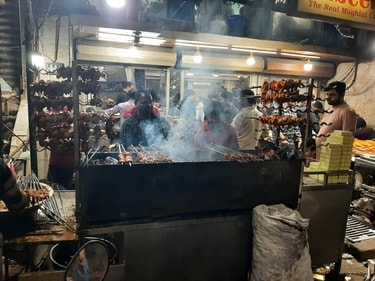 Mubeen's restaurant at Akbari Gate (Deep Saxena/HT) Mubeen's restaurant at Akbari Gate (Deep Saxena/HT)