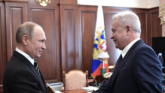 Vagit Alekperov (right) is the ex president of Russian company Lukoil. (www.en.kremlin.ru)