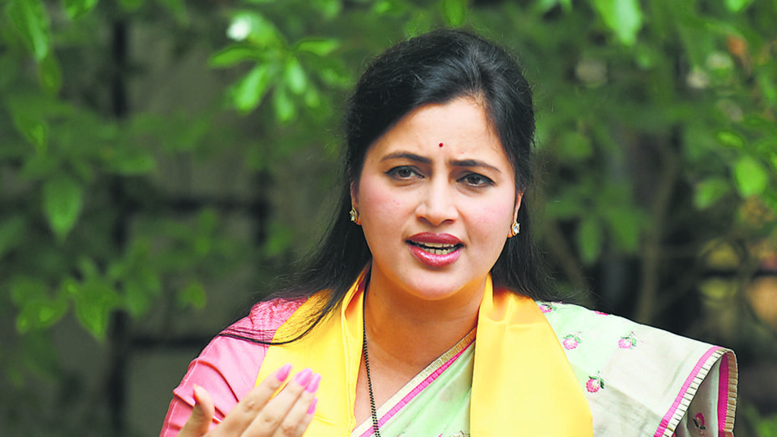 Navneet Rana's meteoric rise from silver screen to politics in a decade | Mumbai news - Vimarsana News