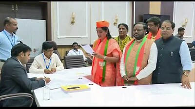 Navneet Rana files her nomination on Thursday. (ANI)