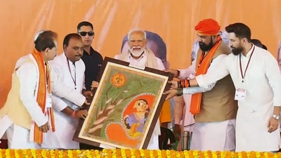 Prime Minister Narendra Modi being felicitated by Bihar deputy chief ministers Samrat Chaudhary and Vijay Kumar Sinha and Lok Janshakti (Ram Vilas) chief Chirag Paswan during a public meeting ahead of Lok Sabha elections in Jamui on Thursday.(PTI Photo) Prime Minister Narendra Modi being felicitated by Bihar deputy chief ministers Samrat Chaudhary and Vijay Kumar Sinha and Lok Janshakti (Ram Vilas) chief Chirag Paswan during a public meeting ahead of Lok Sabha elections in Jamui on Thursday.(PTI Photo)
