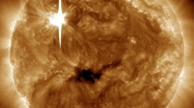 A new clue has been found by NASA’s Parker Solar Probe about how solar storms form. (via REUTERS)