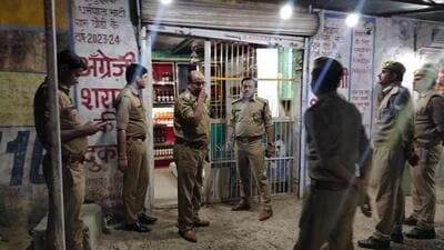 The inspection drive began on Wednesday night wherein a joint team of police and excise department conducted intensive checking of domestic, foreign beer shops and model shops. (HT Photo) The inspection drive began on Wednesday night wherein a joint team of police and excise department conducted intensive checking of domestic, foreign beer shops and model shops. (HT Photo)