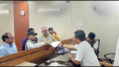 The number of nominations filed this time has exceeded that of 2019 Lok Sabha elections, when 21 candidates had filed nominations and 13 candidates contested the elections. (HT Photo) The number of nominations filed this time has exceeded that of 2019 Lok Sabha elections, when 21 candidates had filed nominations and 13 candidates contested the elections. (HT Photo)