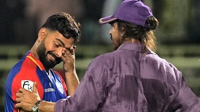 Shah Rukh Khan, who owns KKR, greeted not just his own team members but also opponent team's Rishabh Pant. Shah Rukh Khan, who owns KKR, greeted not just his own team members but also opponent team's Rishabh Pant. 