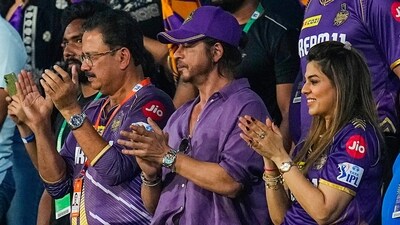 Shah Rukh was recently seen in the movie Dunki. Dunki features an ensemble cast, with colourful characters portrayed by actors like Boman Irani, Taapsee Pannu, Vicky Kaushal, Vikram Kochhar, and Anil Grover, along with Shah Rukh Khan. The film received mixed reviews from the audience and critics. Shah Rukh was recently seen in the movie Dunki. Dunki features an ensemble cast, with colourful characters portrayed by actors like Boman Irani, Taapsee Pannu, Vicky Kaushal, Vikram Kochhar, and Anil Grover, along with Shah Rukh Khan. The film received mixed reviews from the audience and critics.