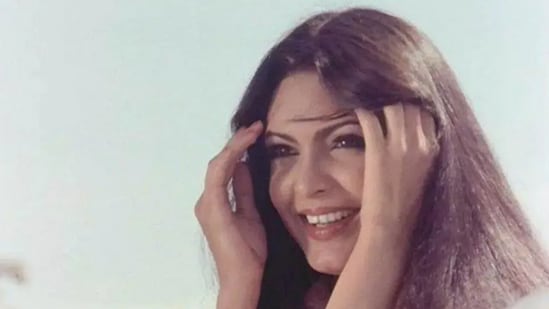 Parveen Babi's last Bollywood film was Shatrughan Sinha-Moon Moon Sen starrer Iraada (1991). She left the film industry after that and took up American nationality.
