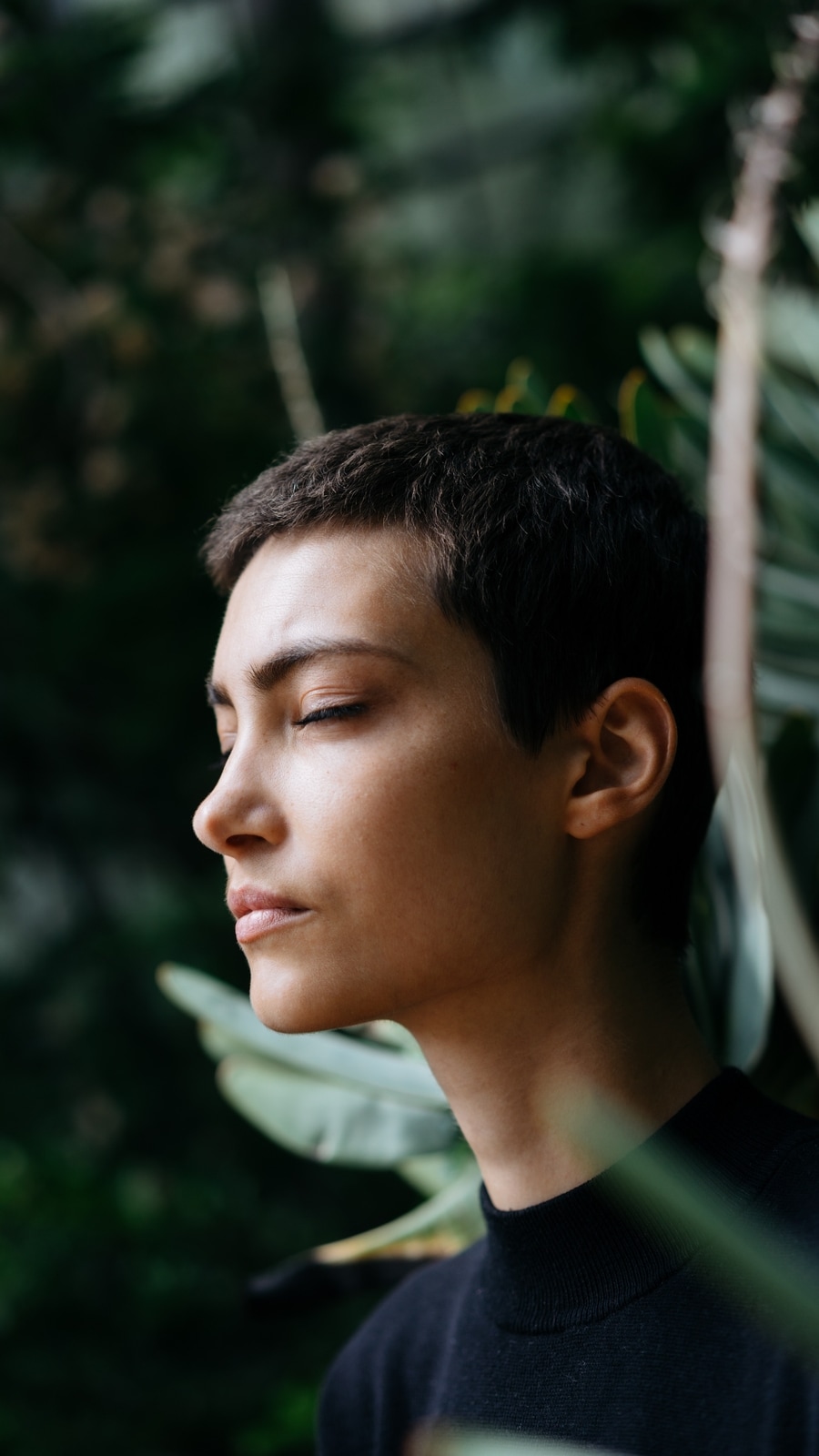 meditating_woman